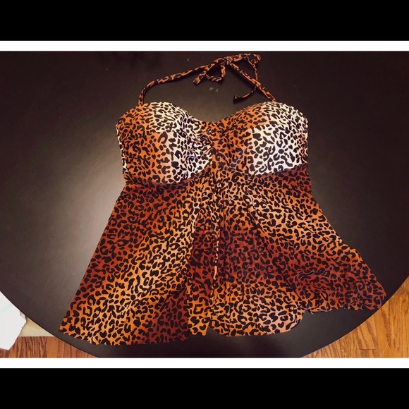 Merona Other - Leopard print tankini swim top